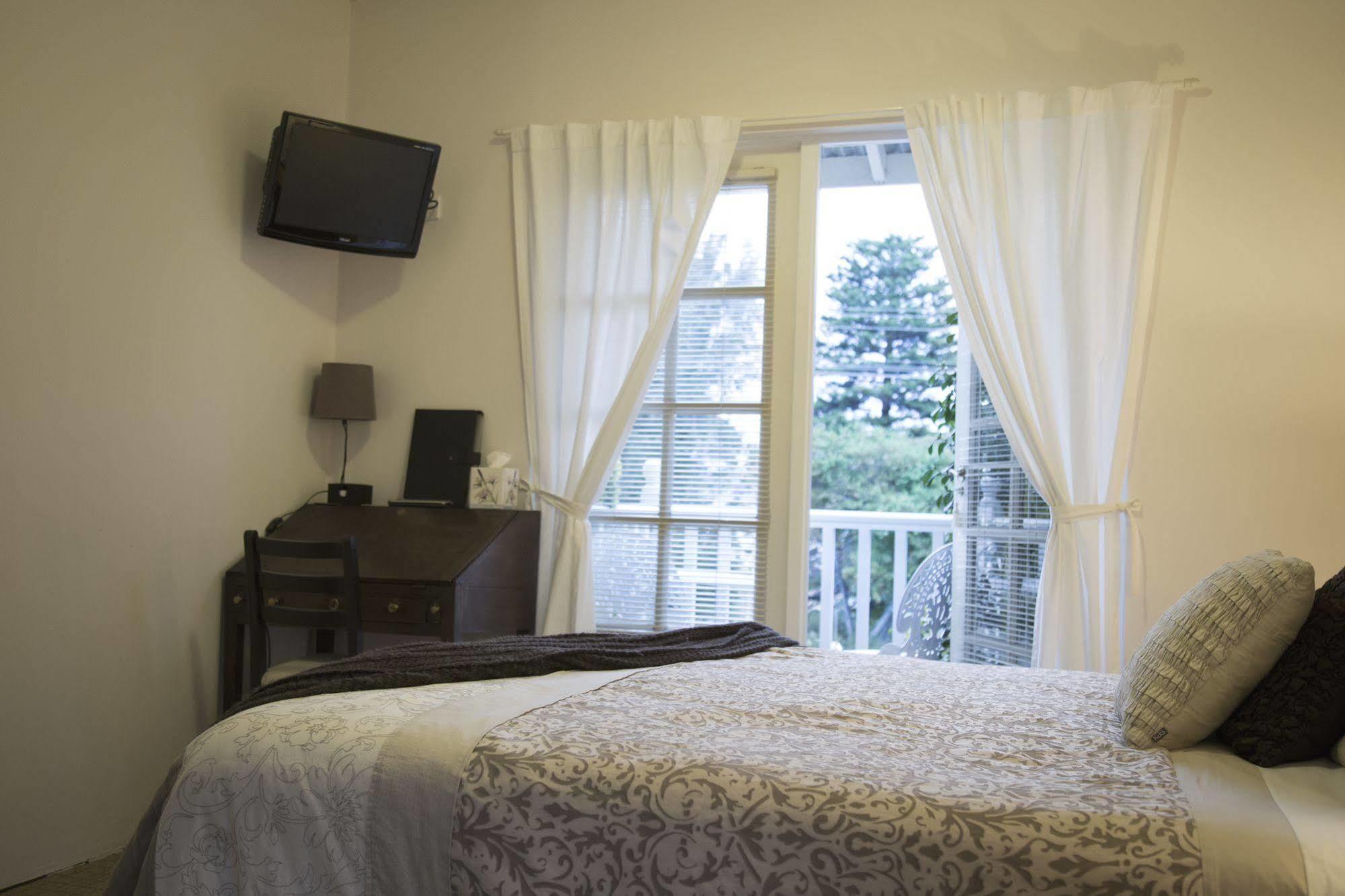 Bed and Breakfast Dunmoylen House Олбані Екстер'єр фото